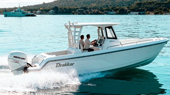 Drakkar 280 em navegação